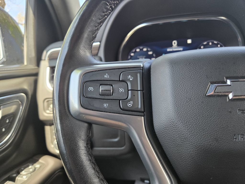Used 2023 Chevrolet Tahoe Z71 w/ Luxury Package AWD/4WD image 17