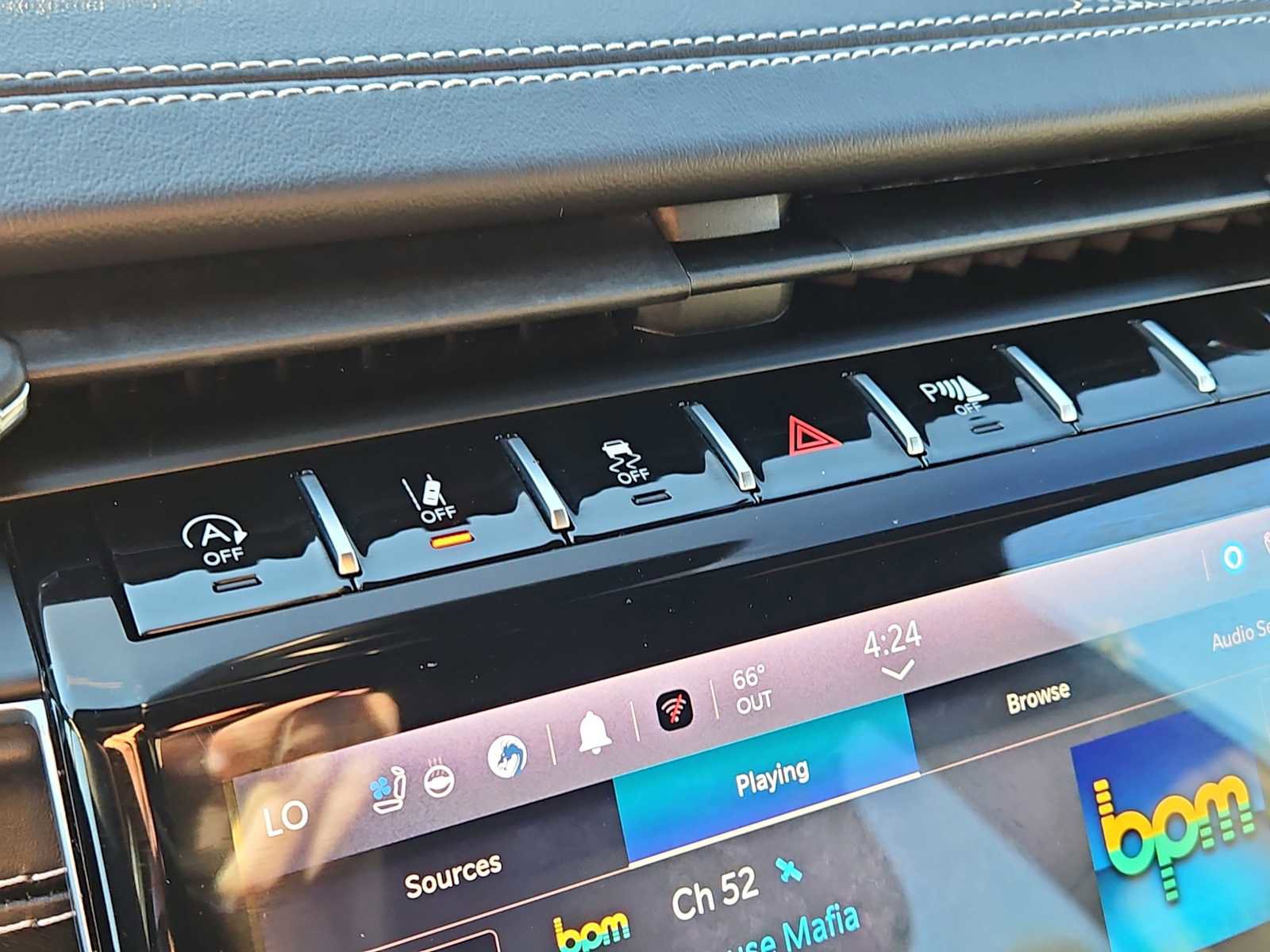 Used 2022 Jeep Grand Cherokee Overland w/ Luxury Tech Group IV image 18