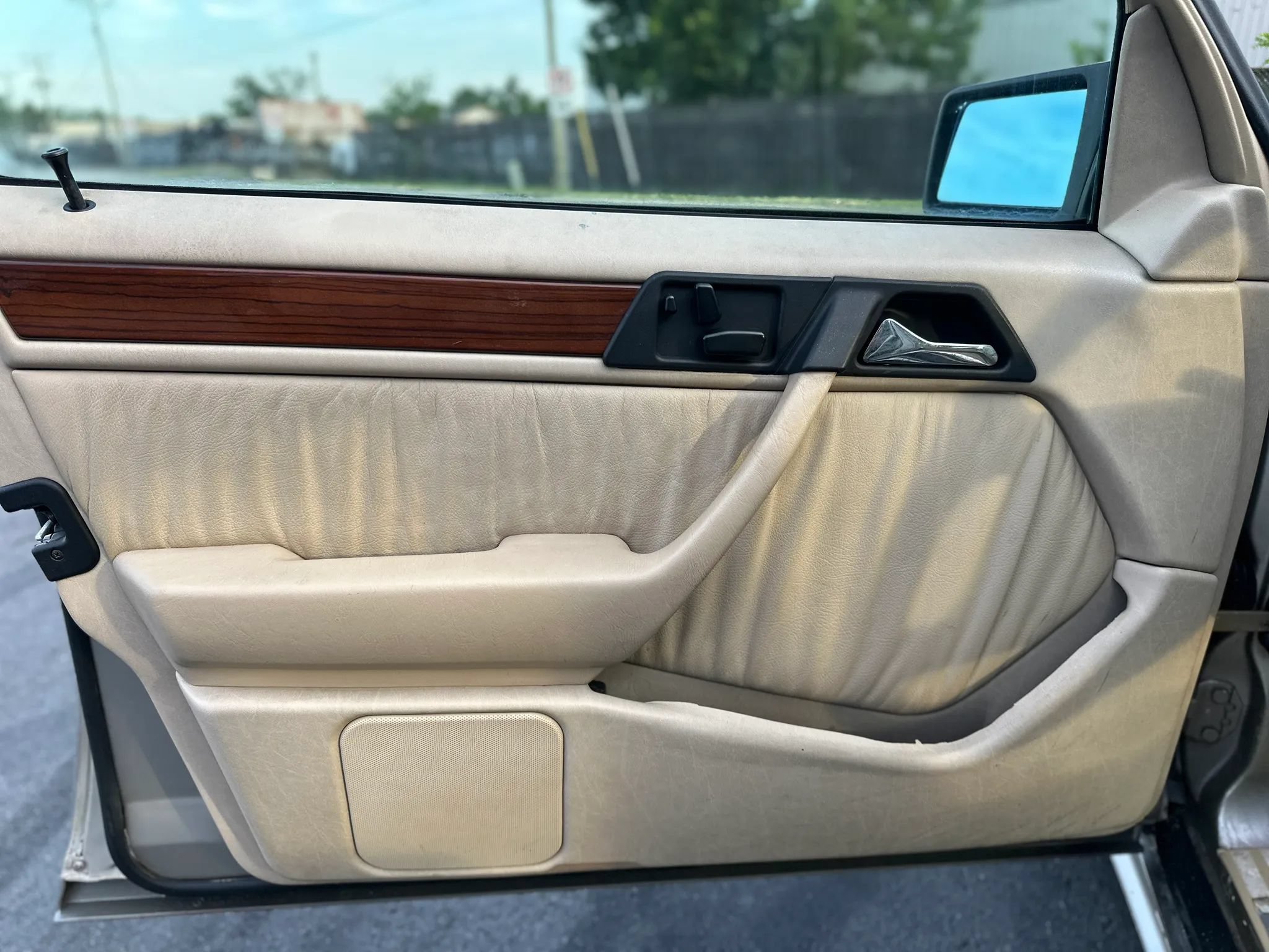 Used 1994 Mercedes-Benz E 320 Sedan image 22