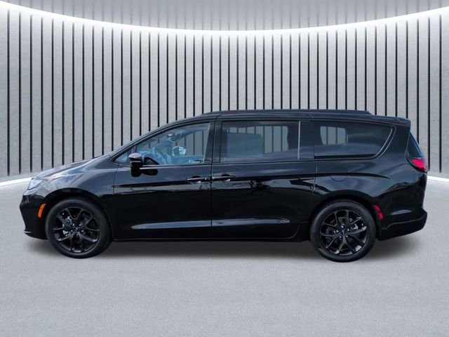 Used 2025 Chrysler Pacifica Limited FWD image 10