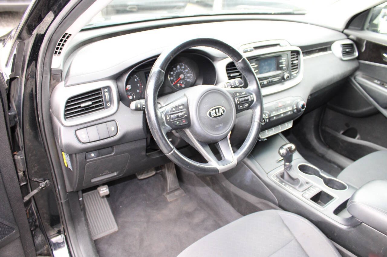 Used 2016 Kia Sorento LX w/ LX Convenience Package AWD/4WD image 13