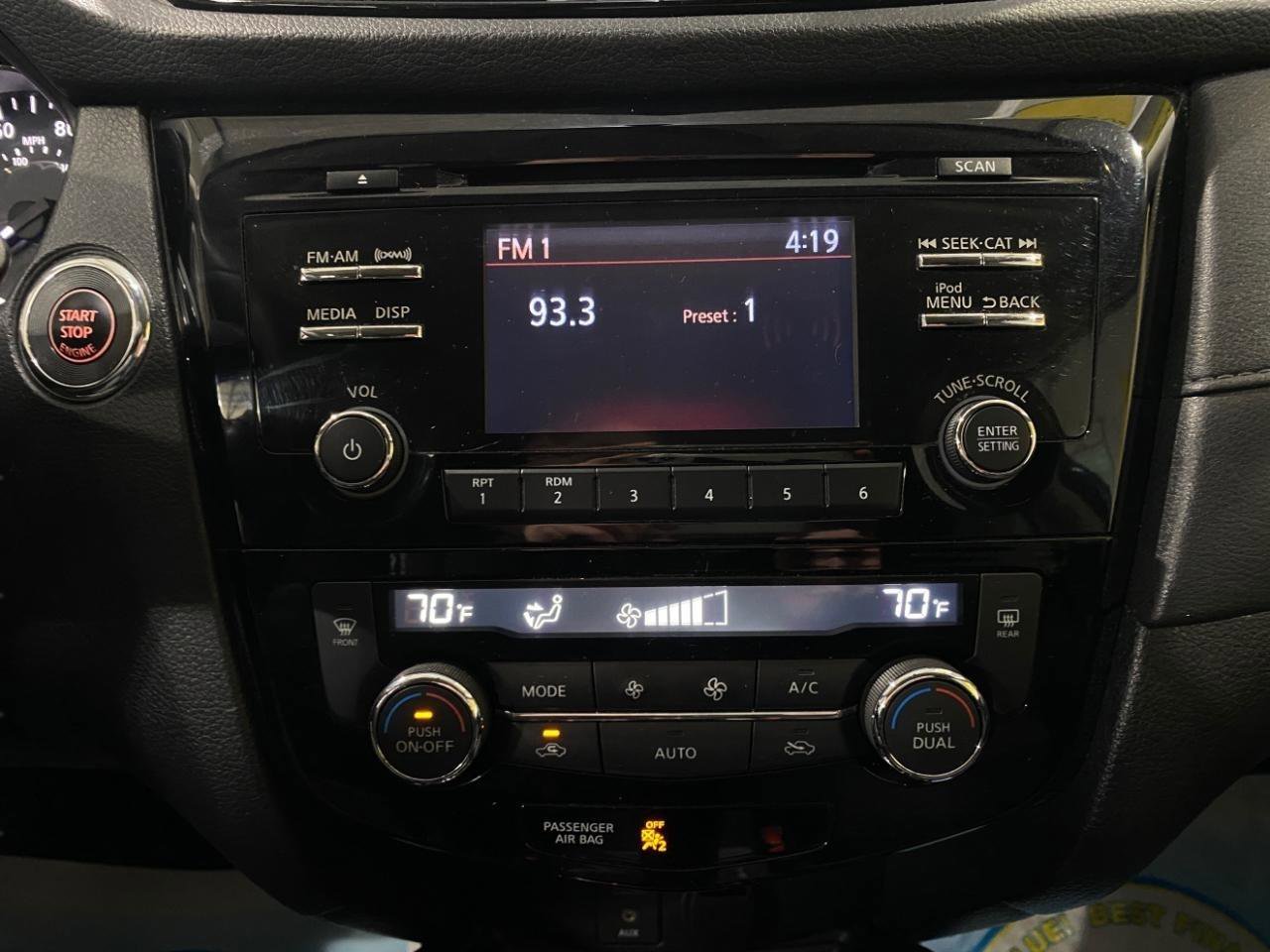Used 2017 Nissan Rogue SV AWD/4WD image 16