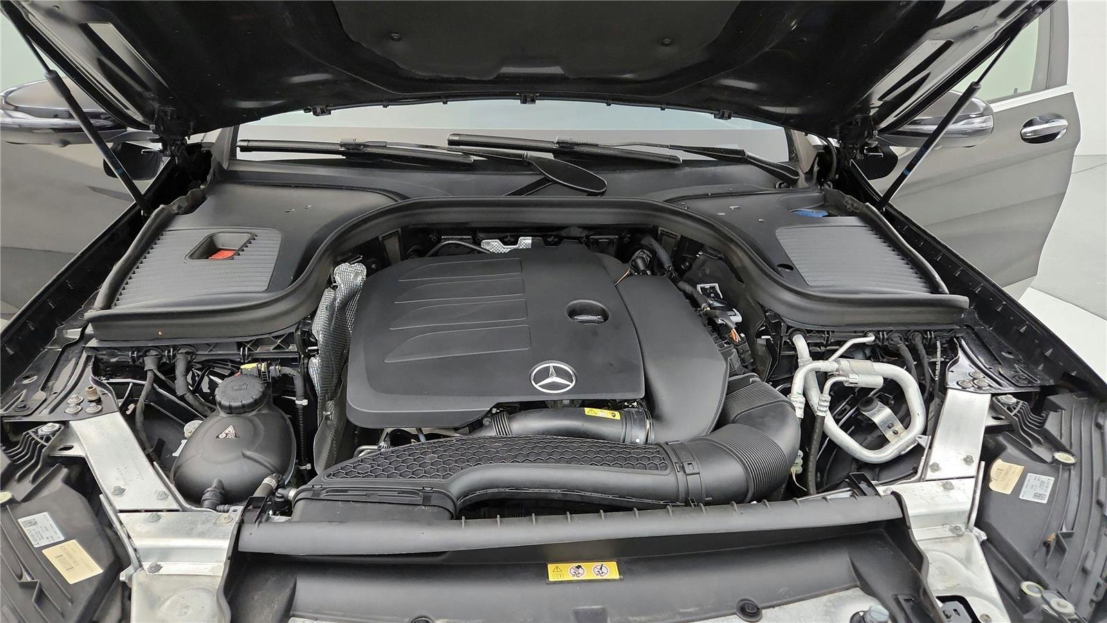 Used 2020 Mercedes-Benz GLC 300 4MATIC image 13