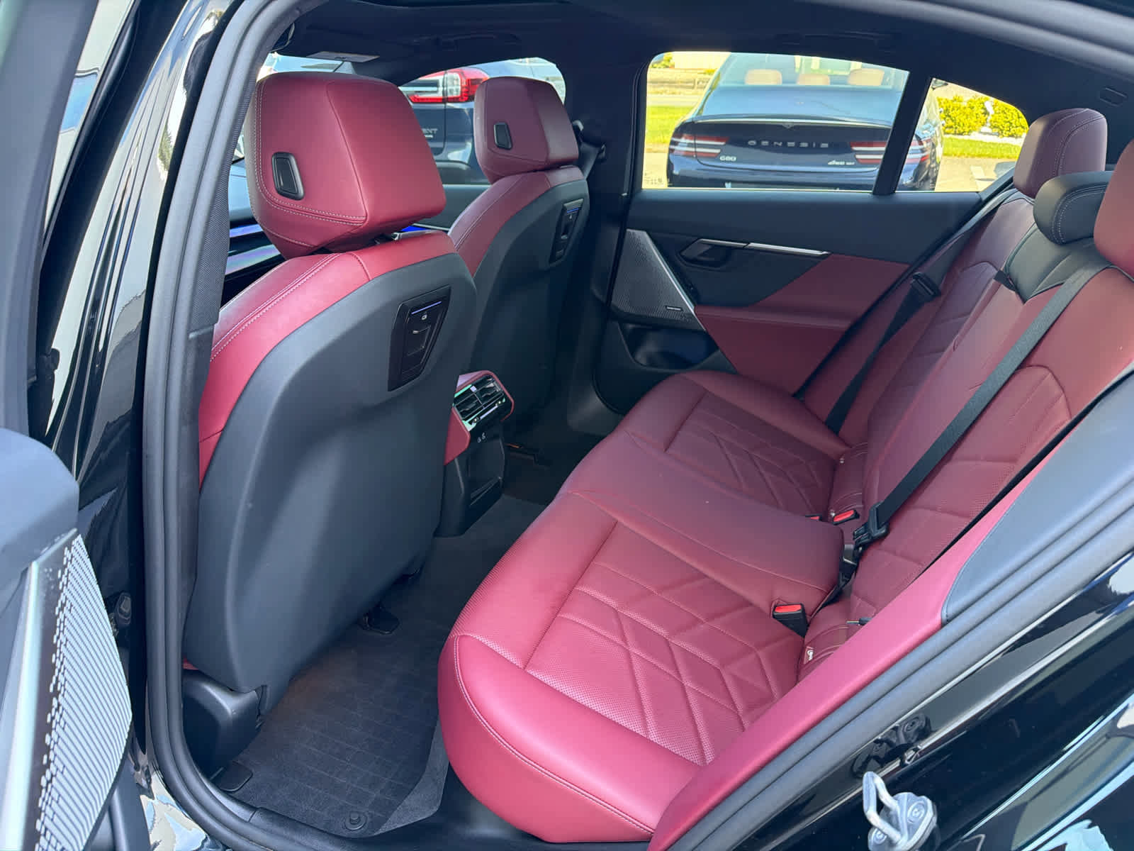 Certified 2024 BMW 540i xDrive w/ Premium Package AWD/4WD image 10