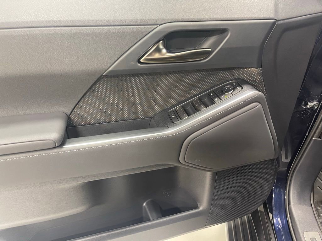 Used 2025 Lexus GX 550 w/ Accessory Package (2T) image 18