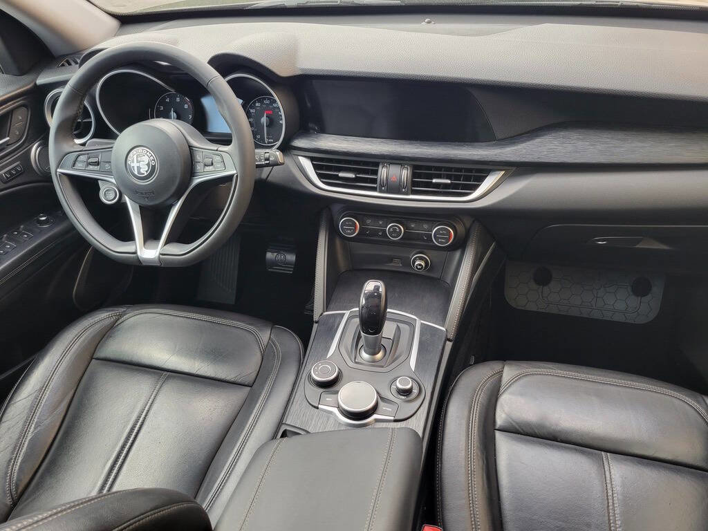 Used 2019 Alfa Romeo Stelvio Sprint w/ Nero Edizione image 33