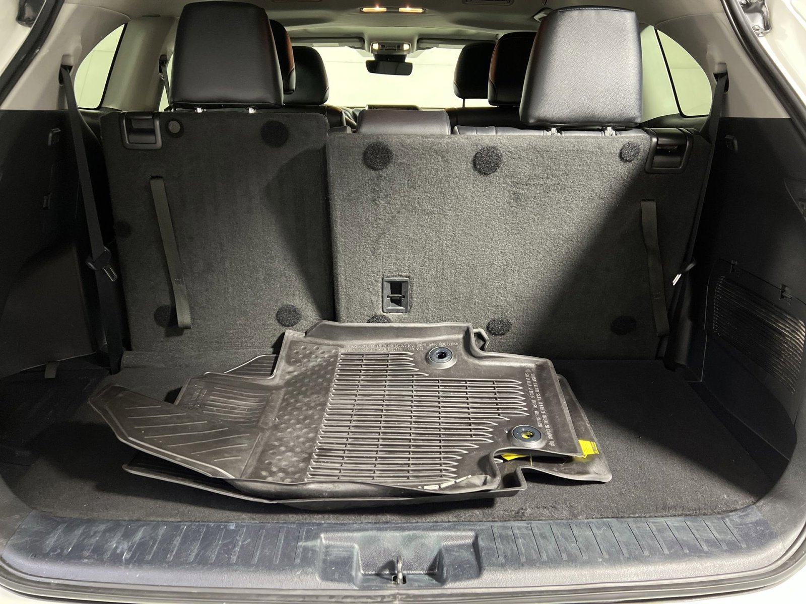 Used 2020 Toyota Highlander XLE image 26