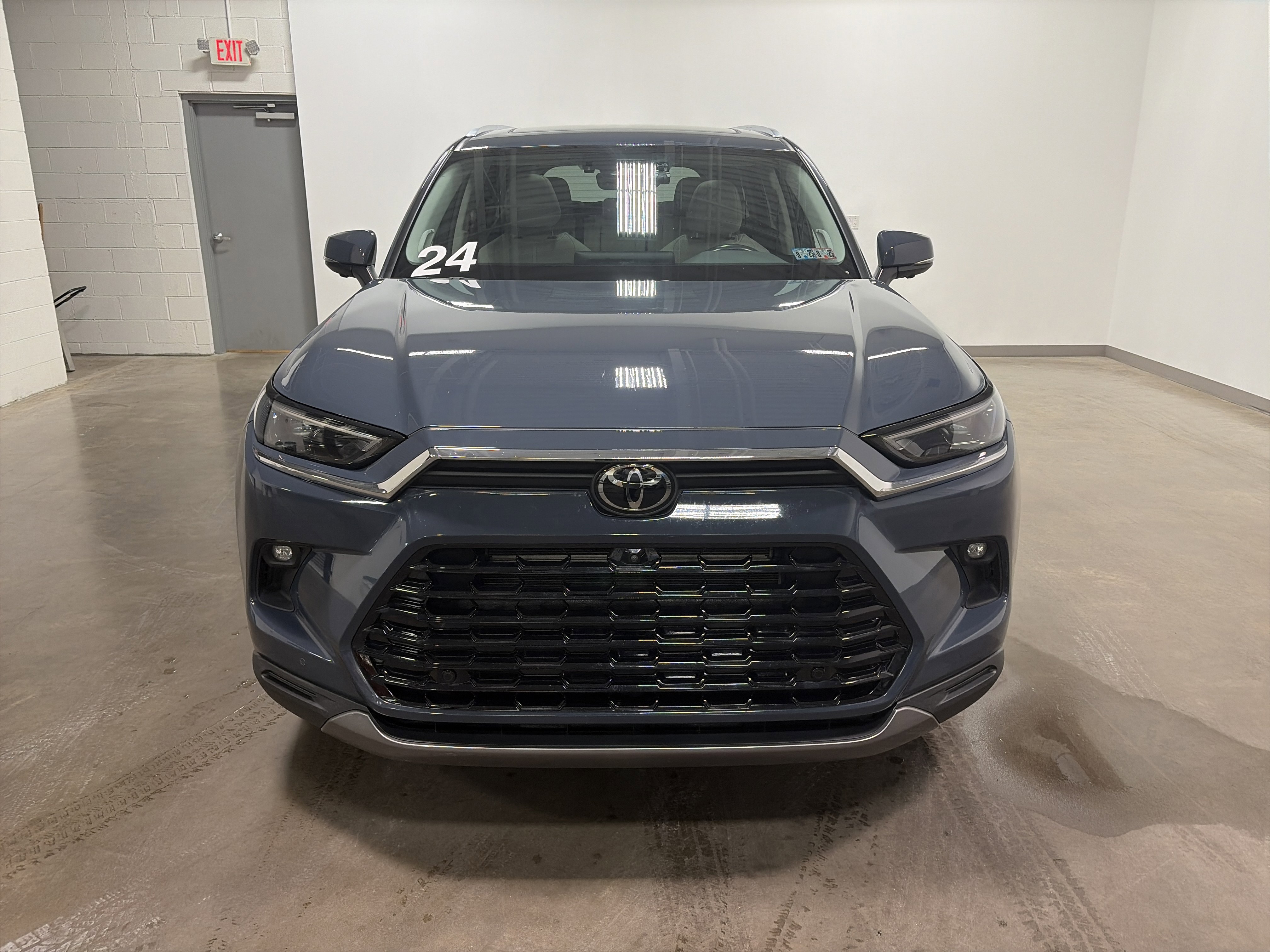 Used 2024 Toyota Grand Highlander Limited image 41