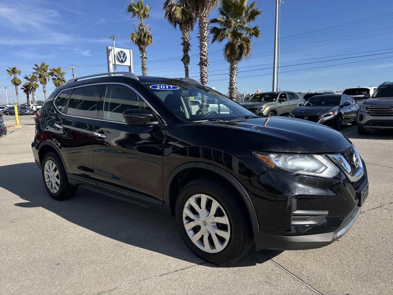Used 2017 Nissan Rogue S w/ S Appearance Package image 3
