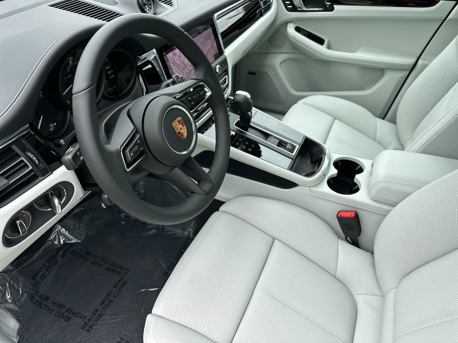 New 2026 Porsche Macan AWD/4WD image 4