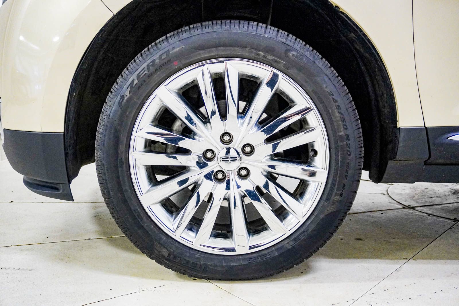 Used 2015 Lincoln MKX FWD w/ Equipment Group 101A image 15