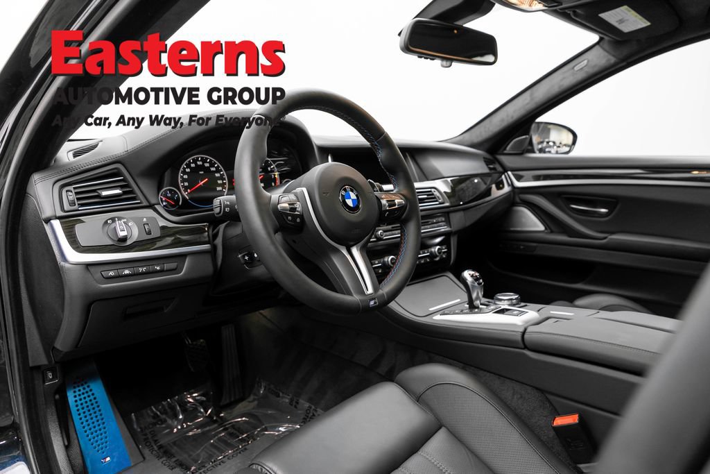 Used 2015 BMW M5 RWD image 19