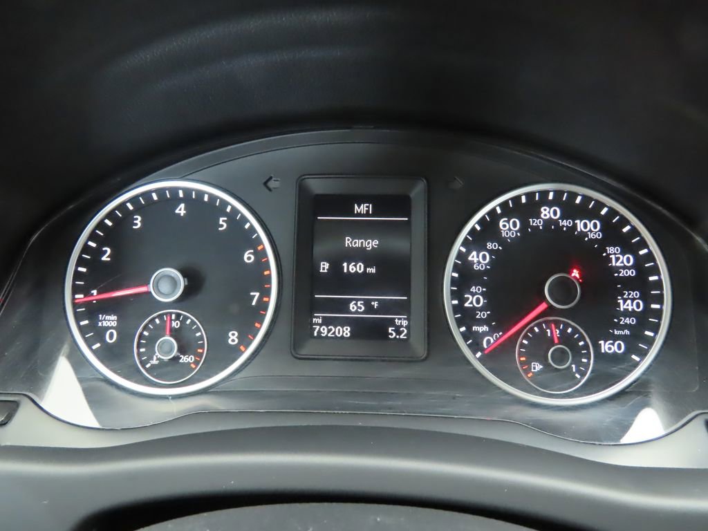 Used 2016 Volkswagen Tiguan S image 32