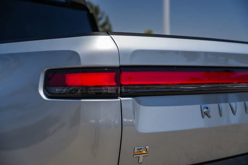 Used 2023 Rivian R1T Adventure AWD/4WD image 9