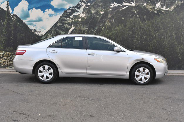 Used 2009 Toyota Camry LE FWD image 2