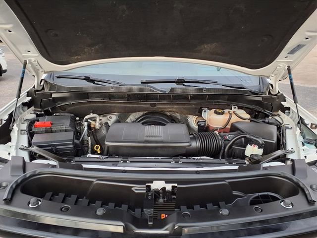 Used 2023 Chevrolet Suburban High Country image 3