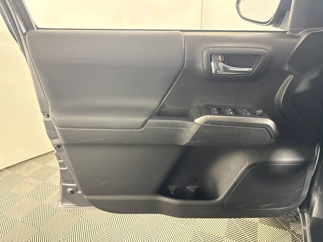 Used 2022 Toyota Tacoma TRD Sport w/ TRD Premium Sport Package AWD/4WD image 27