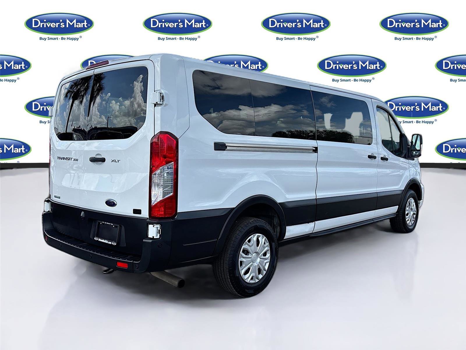 Used 2023 Ford Transit 350 XLT image 7