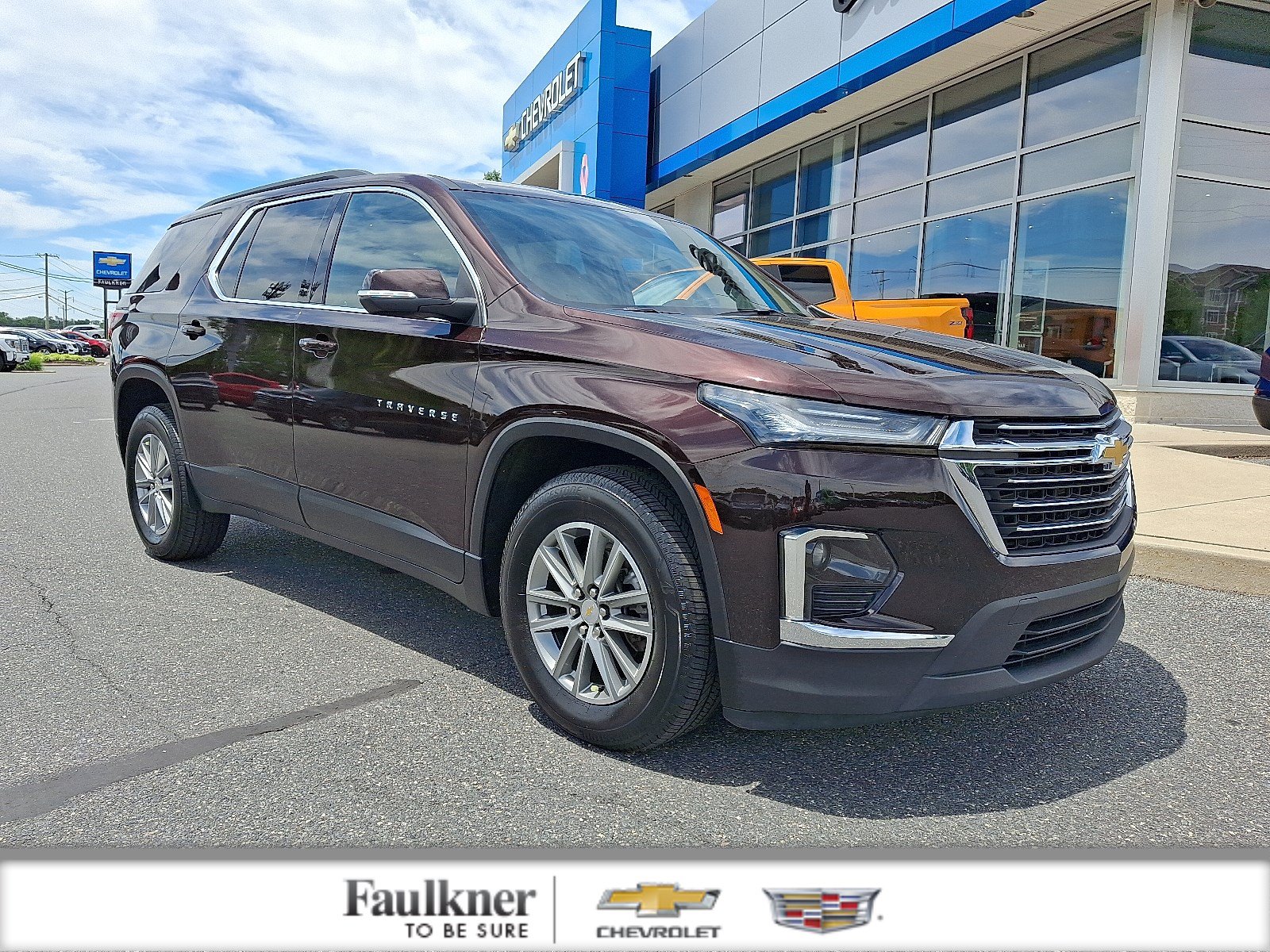 Certified 2023 Chevrolet Traverse LT w/ LPO, Cargo Package AWD/4WD image 1