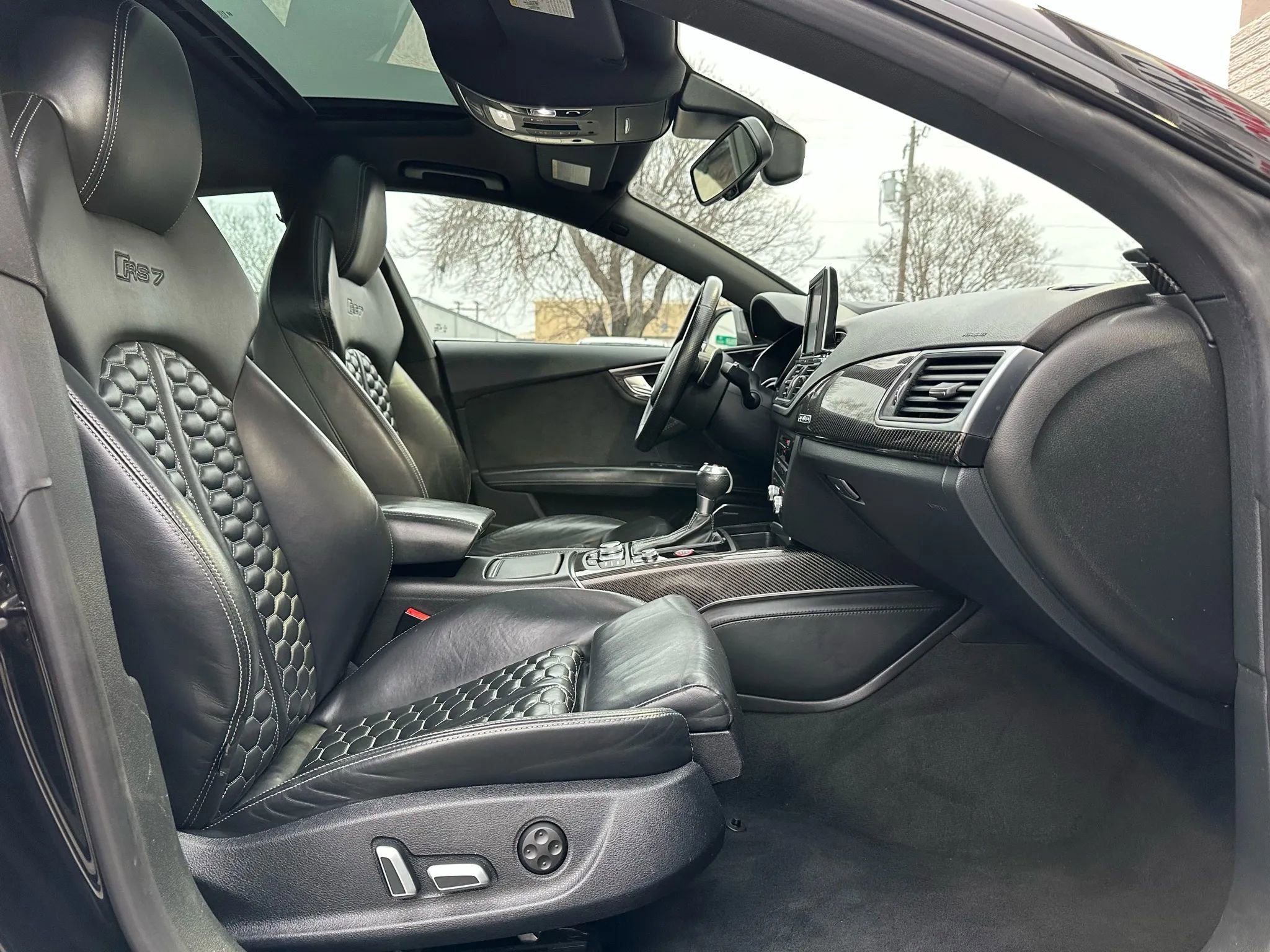 Used 2017 Audi RS 7 Performance w/ Driver Assistance Package image 32