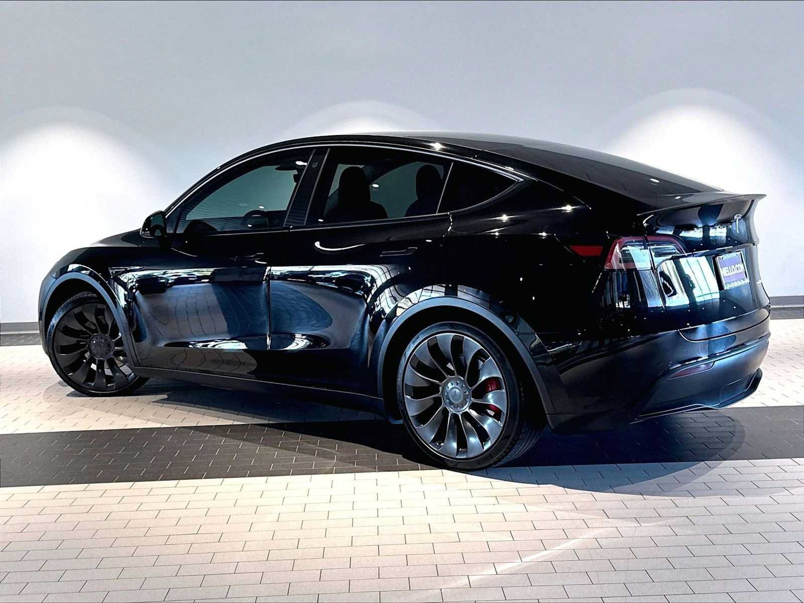 Used 2022 Tesla Model Y Performance AWD/4WD image 3