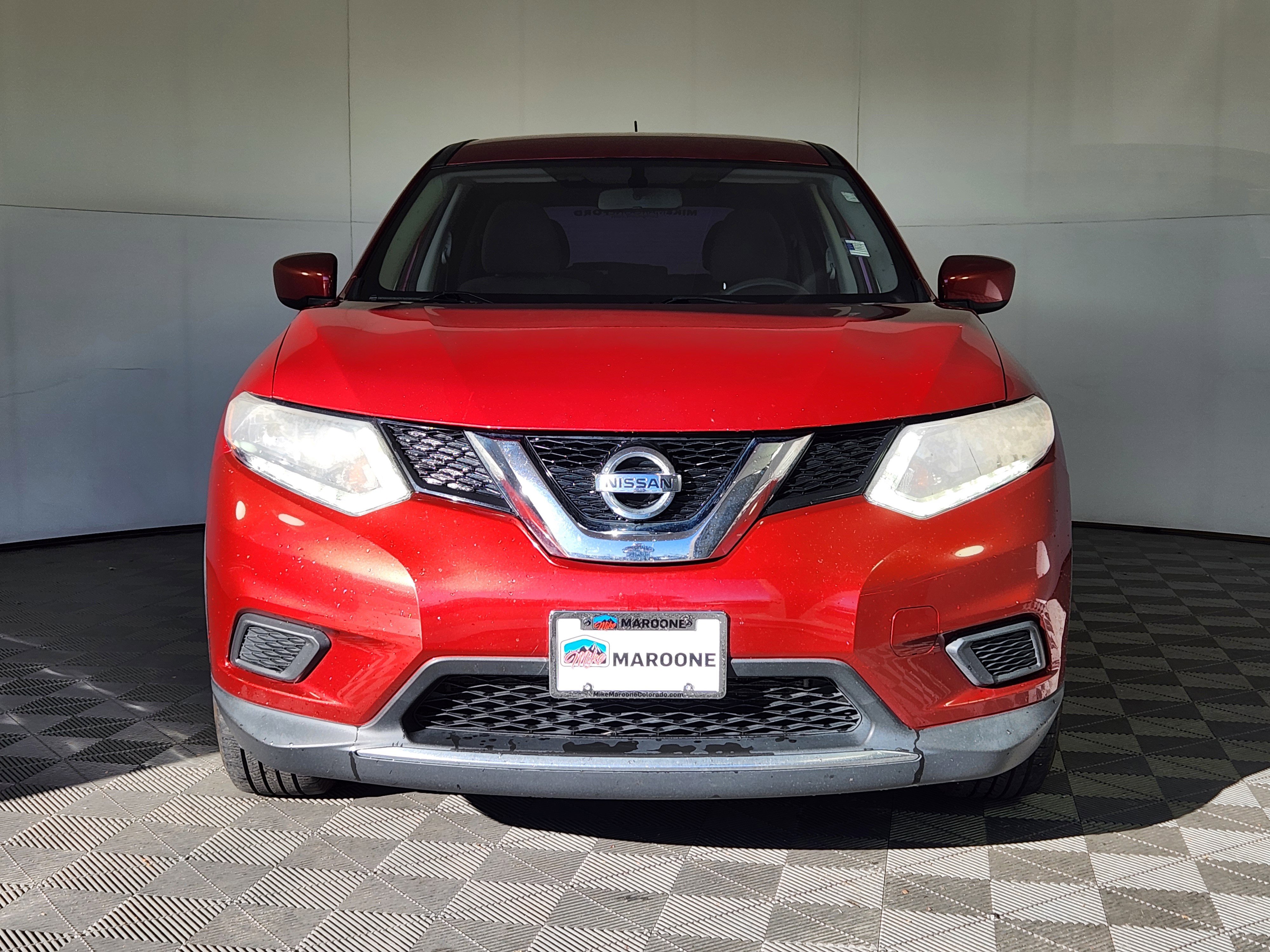 Used 2016 Nissan Rogue S image 2