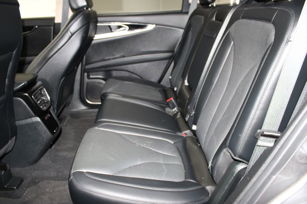Used 2022 Lincoln Nautilus Reserve FWD image 18