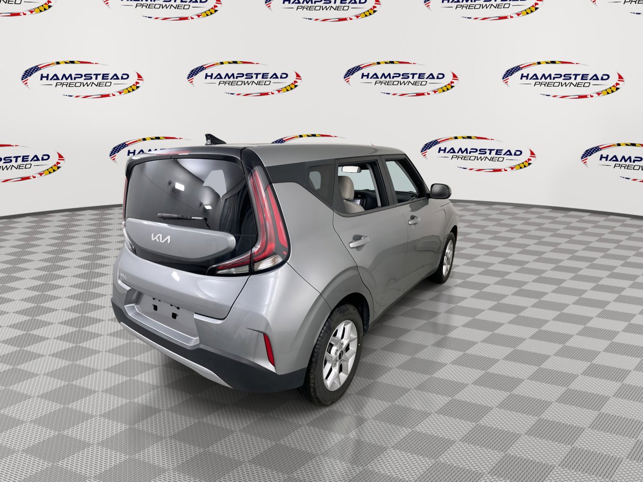 Used 2023 Kia Soul LX w/ LX Technology Package image 8
