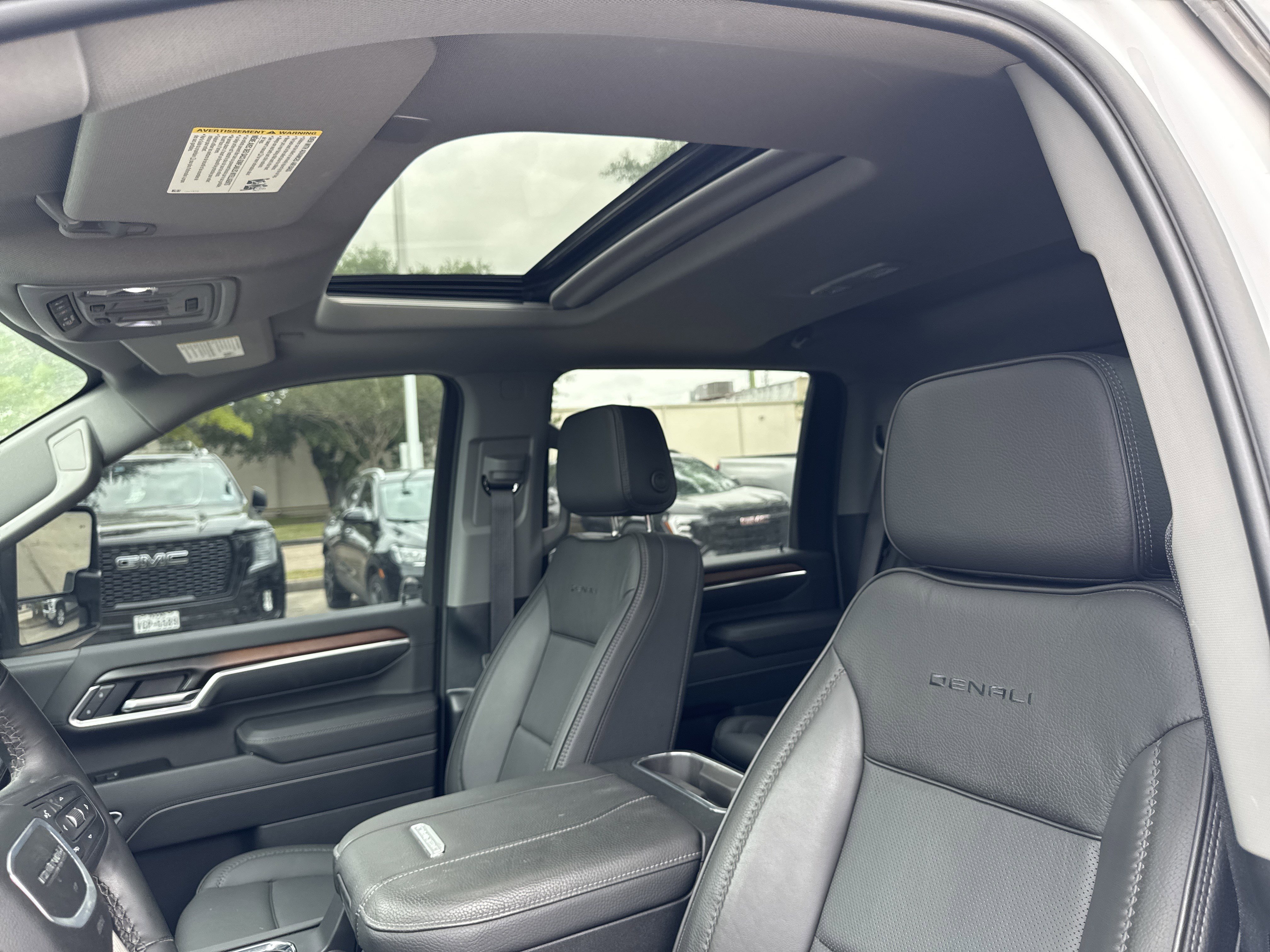 Used 2025 GMC Sierra 3500 Denali image 7