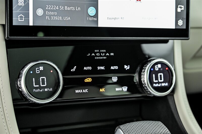 Used 2023 Jaguar F-PACE SVR AWD/4WD image 28