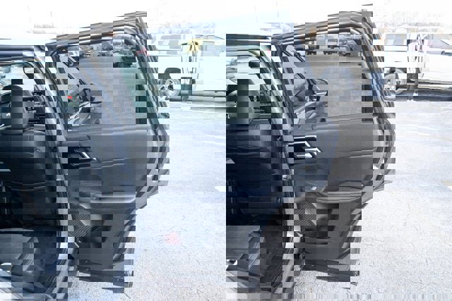 Used 2024 Mitsubishi Outlander SE Black Edition image 12