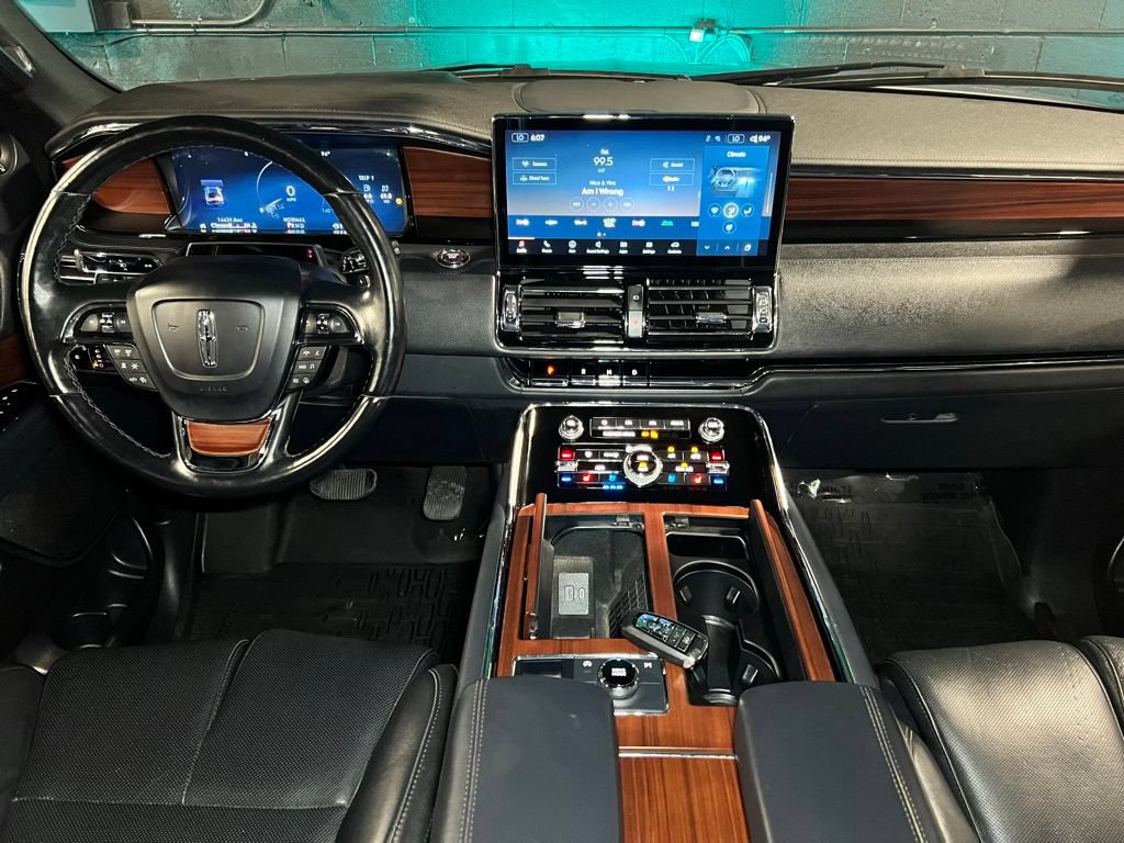 Used 2023 Lincoln Navigator Reserve AWD/4WD video 2