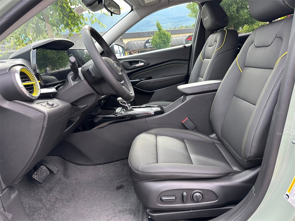 New 2025 Chevrolet Trax ACTIV w/ Sunroof Package image 20