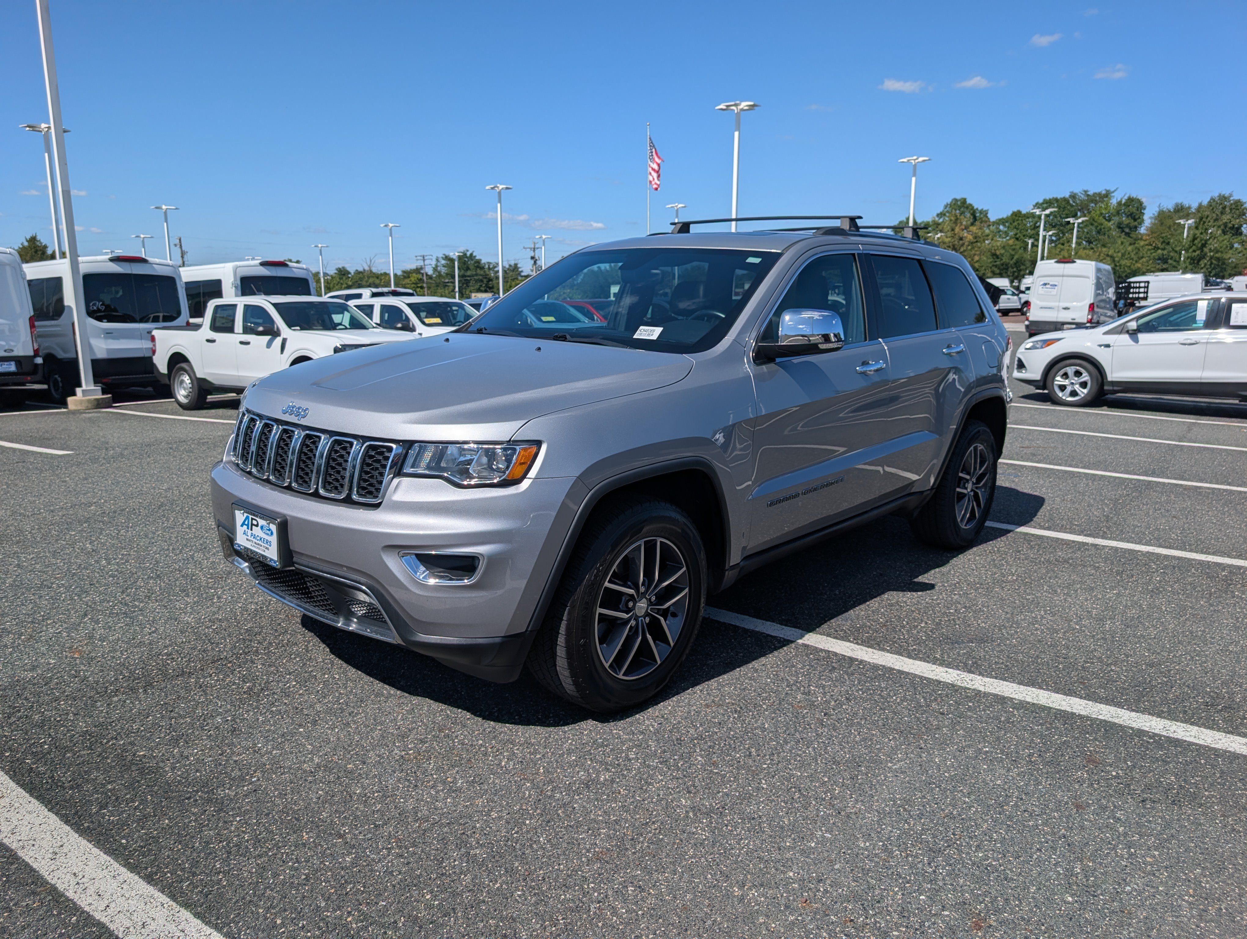 Used 2017 Jeep Grand Cherokee Limited AWD/4WD image 7