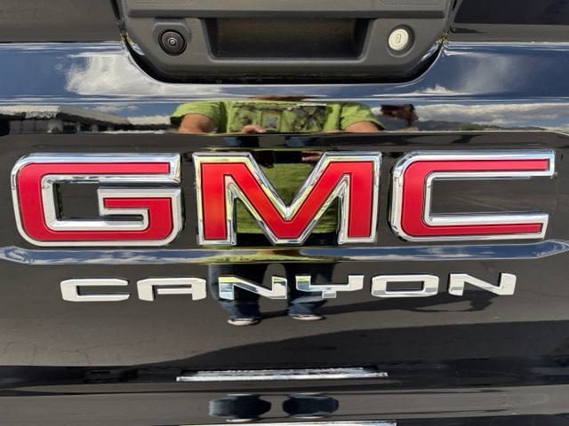 New 2026 GMC Canyon AT4 w/ Technology Plus Package AWD/4WD image 7