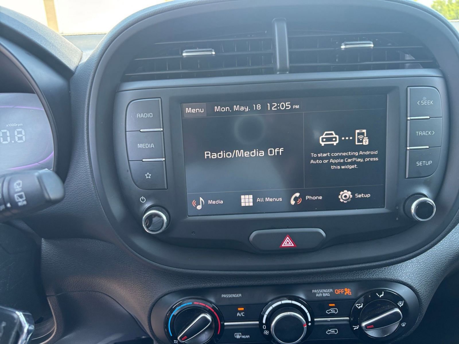 Used 2025 Kia Soul LX w/ LX Technology Package FWD image 20
