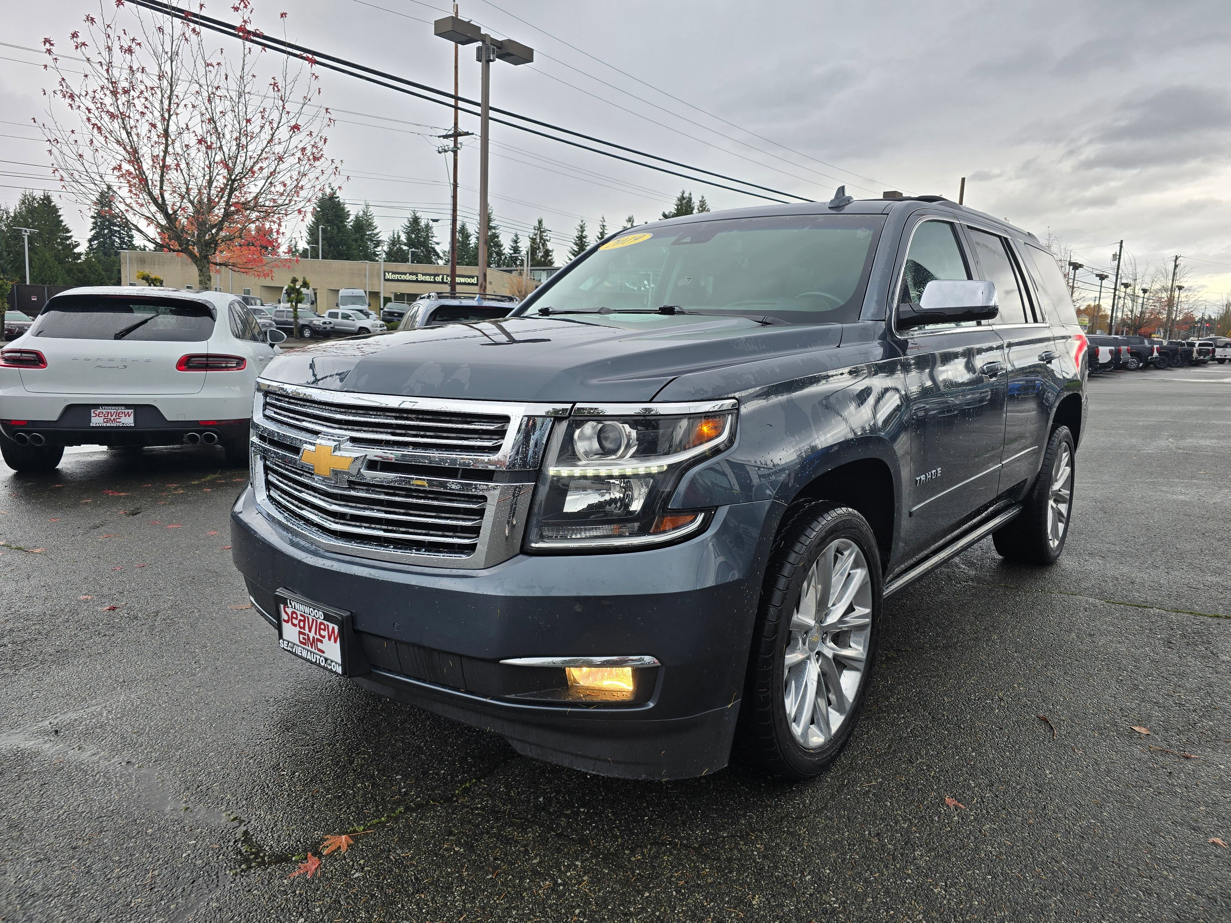 Used 2019 Chevrolet Tahoe Premier w/ Premier Plus Edition AWD/4WD image 3