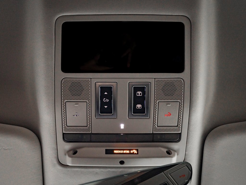 Used 2023 Land Rover Defender 110 X-Dynamic SE image 44