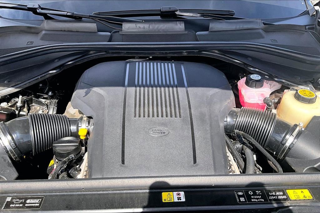 Used 2025 Land Rover Range Rover SE image 9