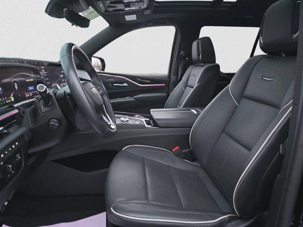 Certified 2023 Cadillac Escalade Sport w/ LPO, ONYX Package image 16