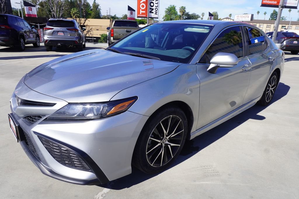 Certified 2023 Toyota Camry SE w/ Convenience Package image 5