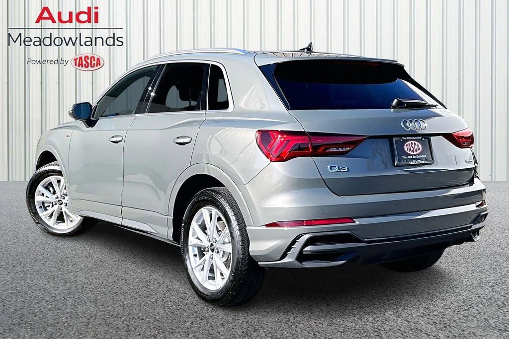 Certified 2025 Audi Q3 2.0T Premium w/ Convenience Package image 4