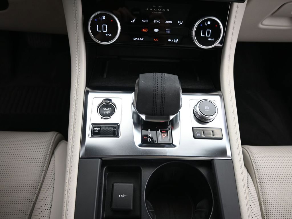 Certified 2025 Jaguar F-PACE R-Dynamic S image 26