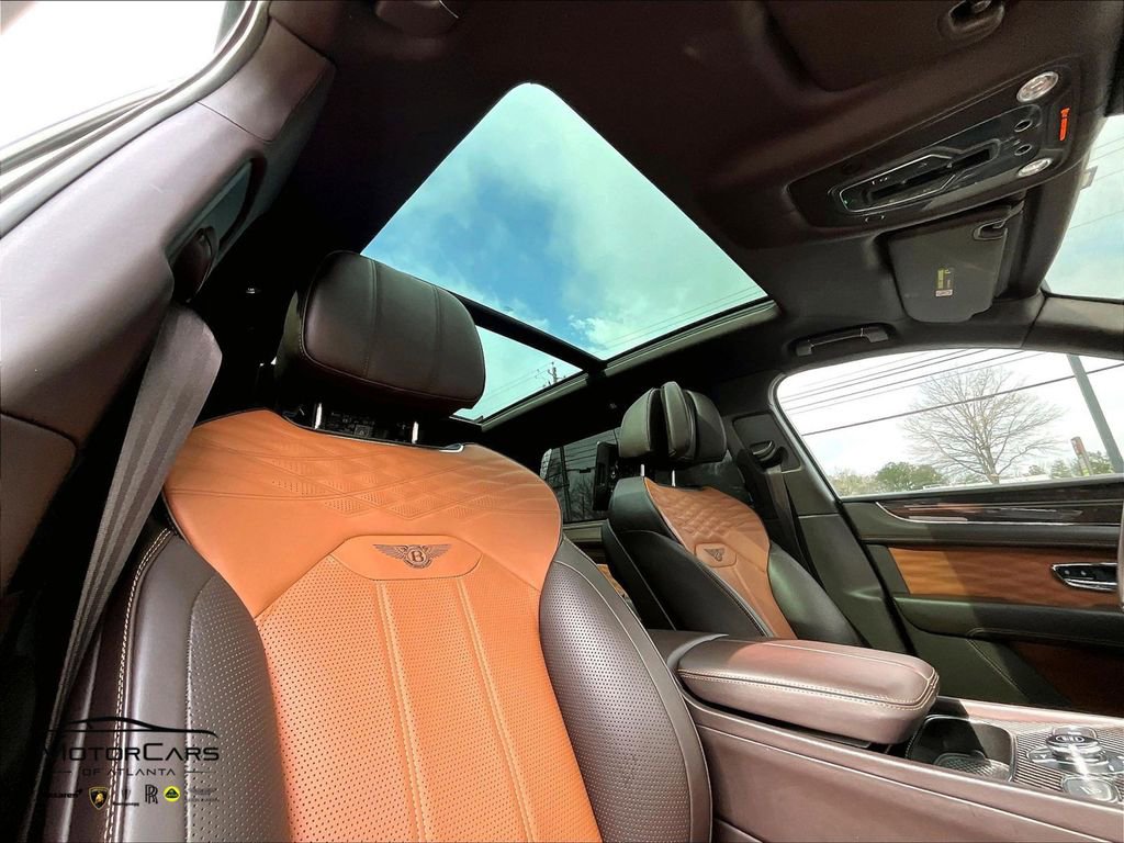 Used 2023 Bentley Bentayga Extended Wheelbase image 19