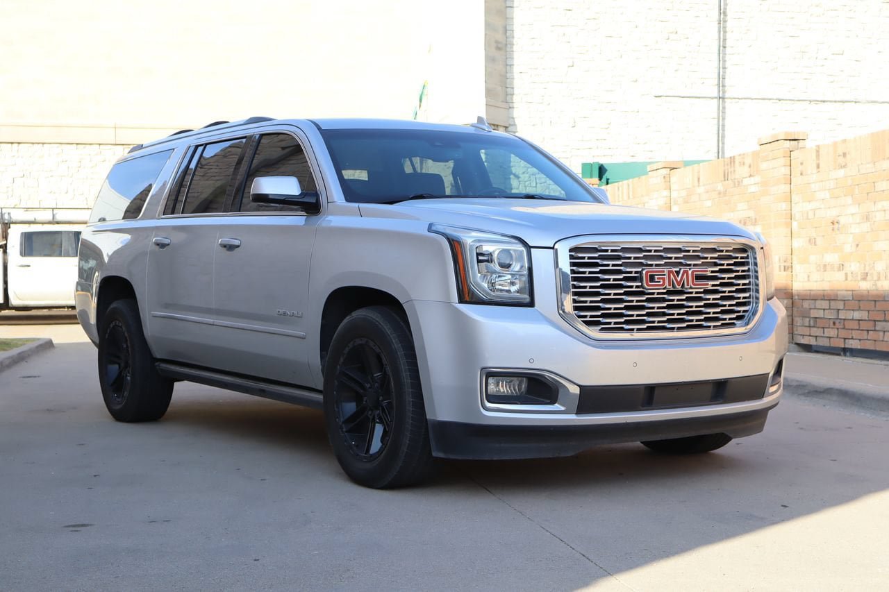 Used 2018 GMC Yukon XL Denali w/ Denali Ultimate Package RWD image 2