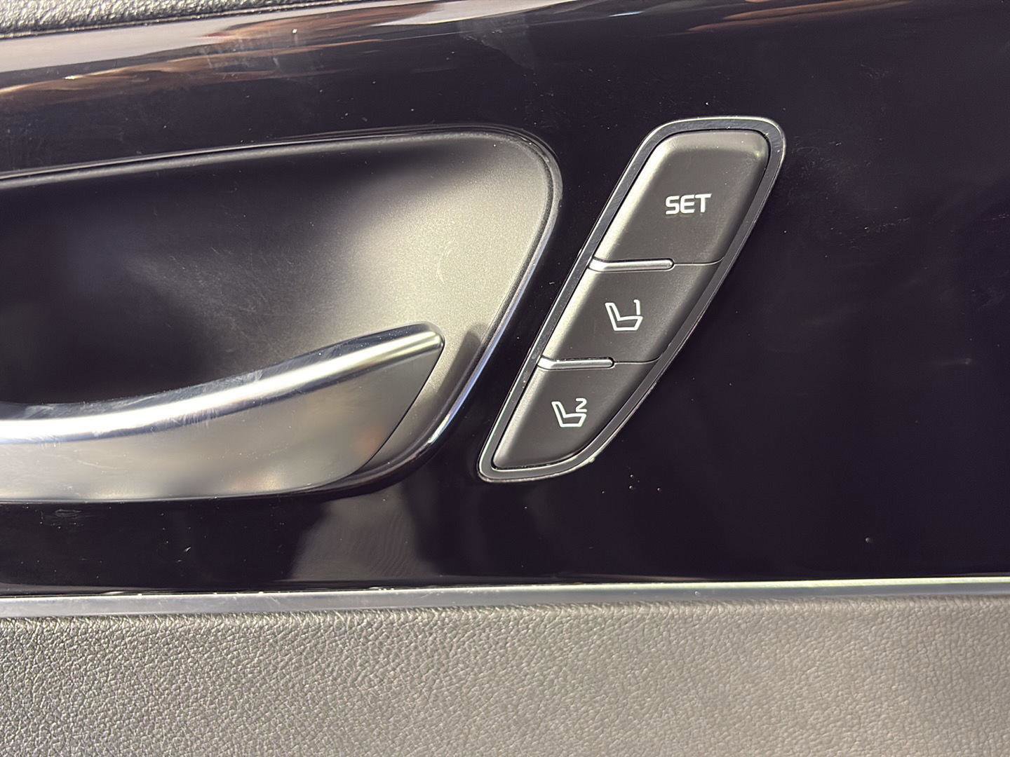 Used 2019 Kia Sorento SX image 27