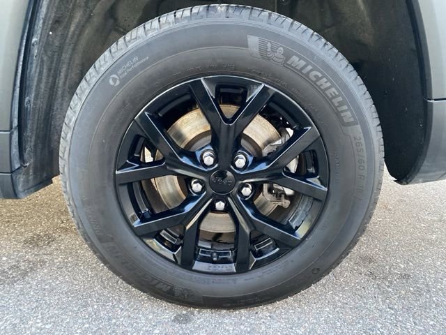 Certified 2024 Jeep Grand Cherokee L Laredo image 37