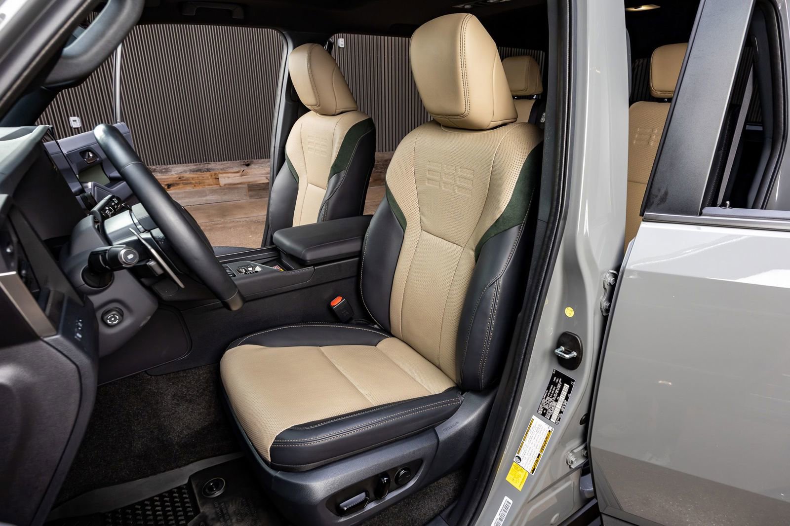 Used 2024 Lexus GX 550 image 30