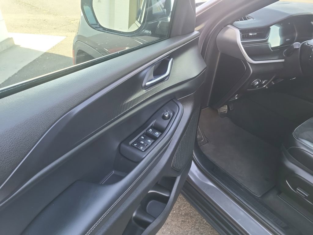 Used 2024 Jeep Grand Cherokee Altitude image 6