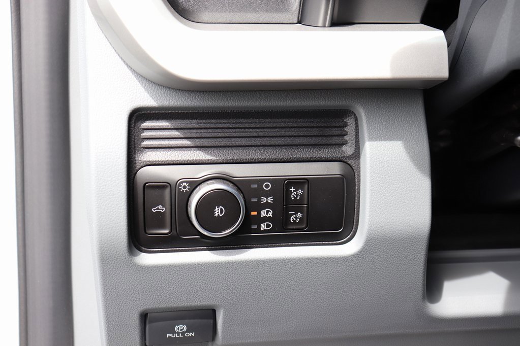 New 2026 Ford F350 4x4 Crew Cab Super Duty image 27